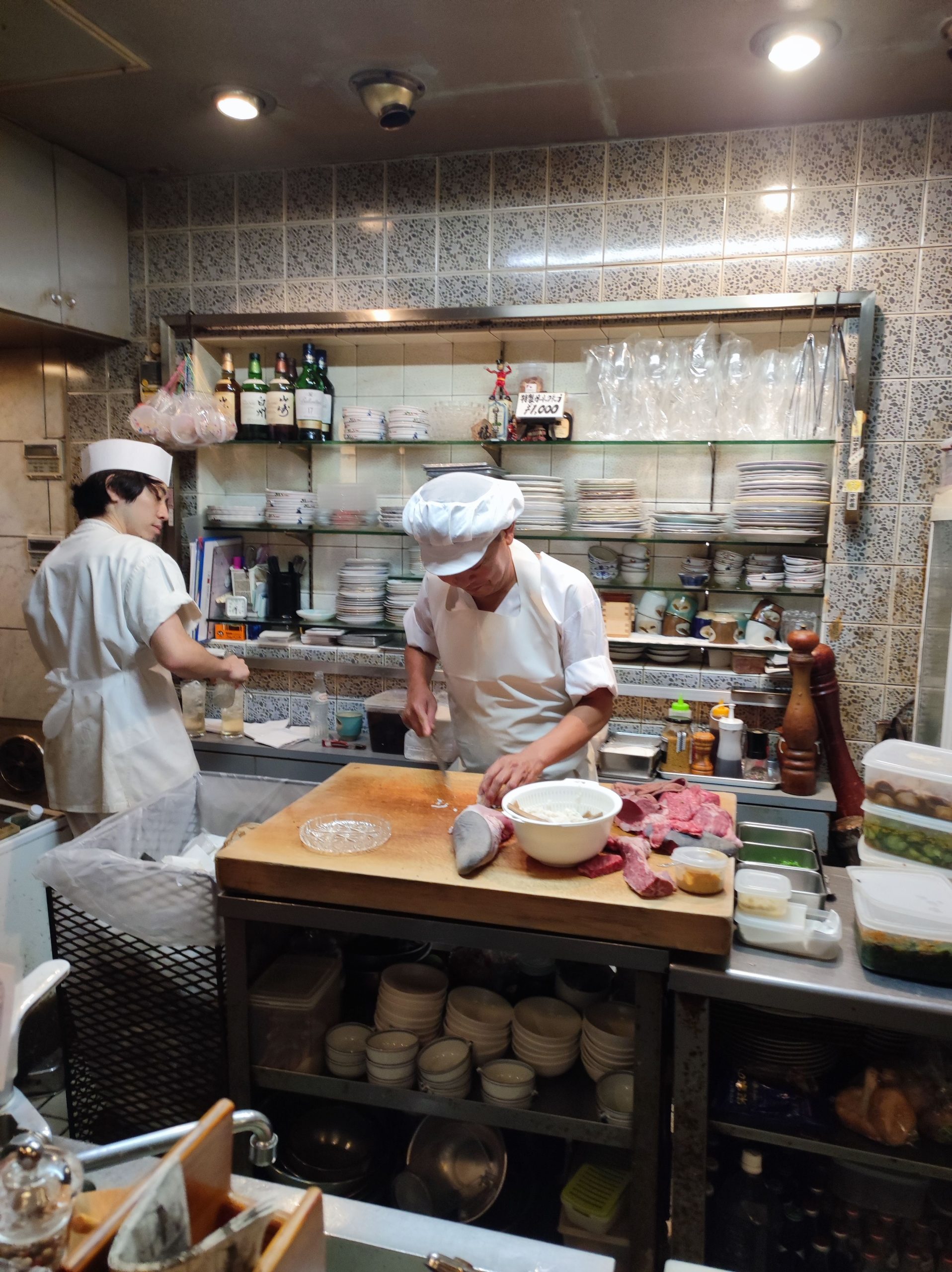 Cocina de un casino de empresa que alimenta a decenas de trabajadores todos los días